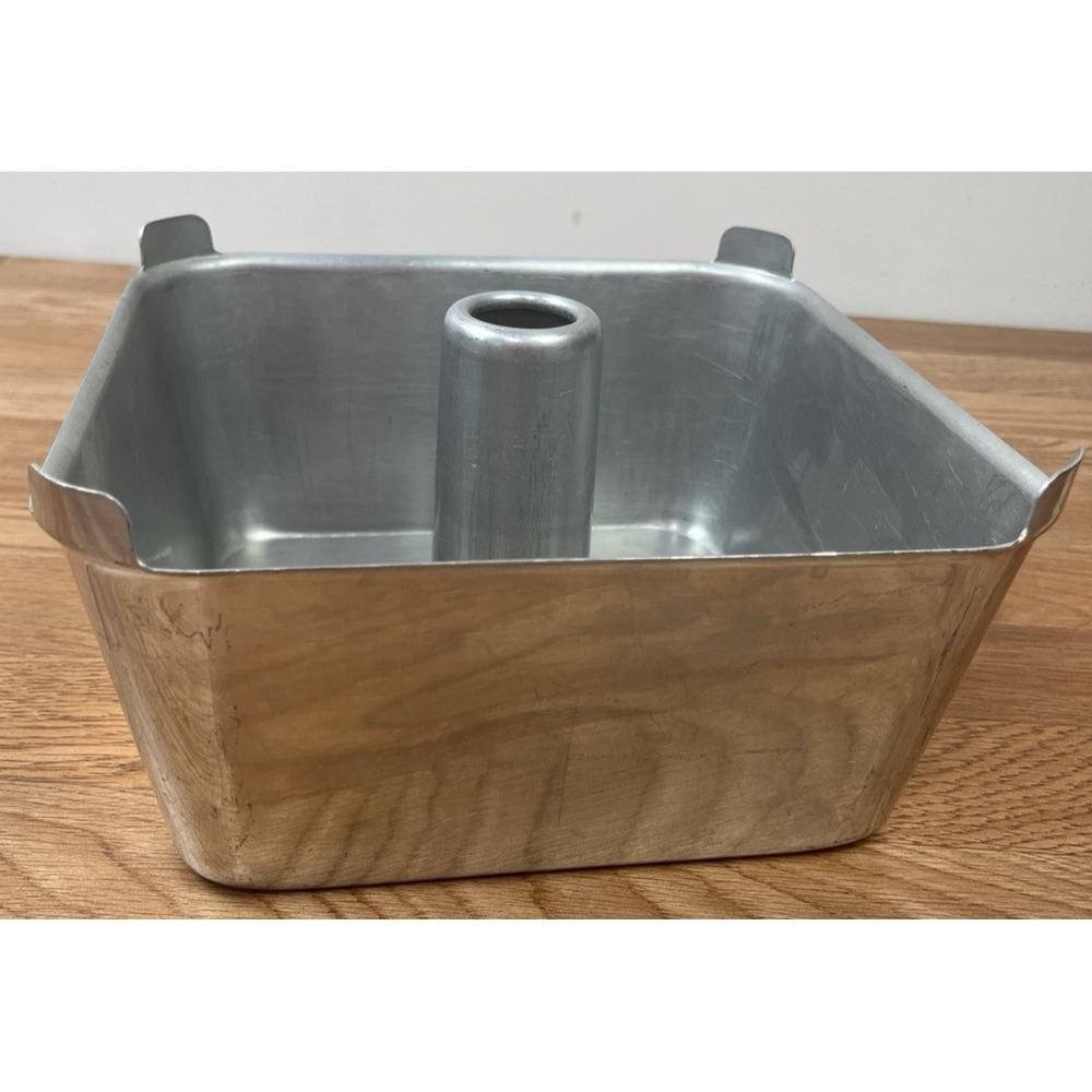 Vintage Wear-Ever Aluminum 2pc Square Angel Food Cake Bundt Pan, Cooling Feet
